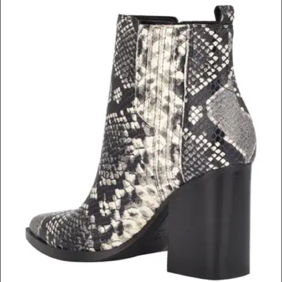 Marc Fisher LTD
Alva leather Bootie - Picture 3 of 10